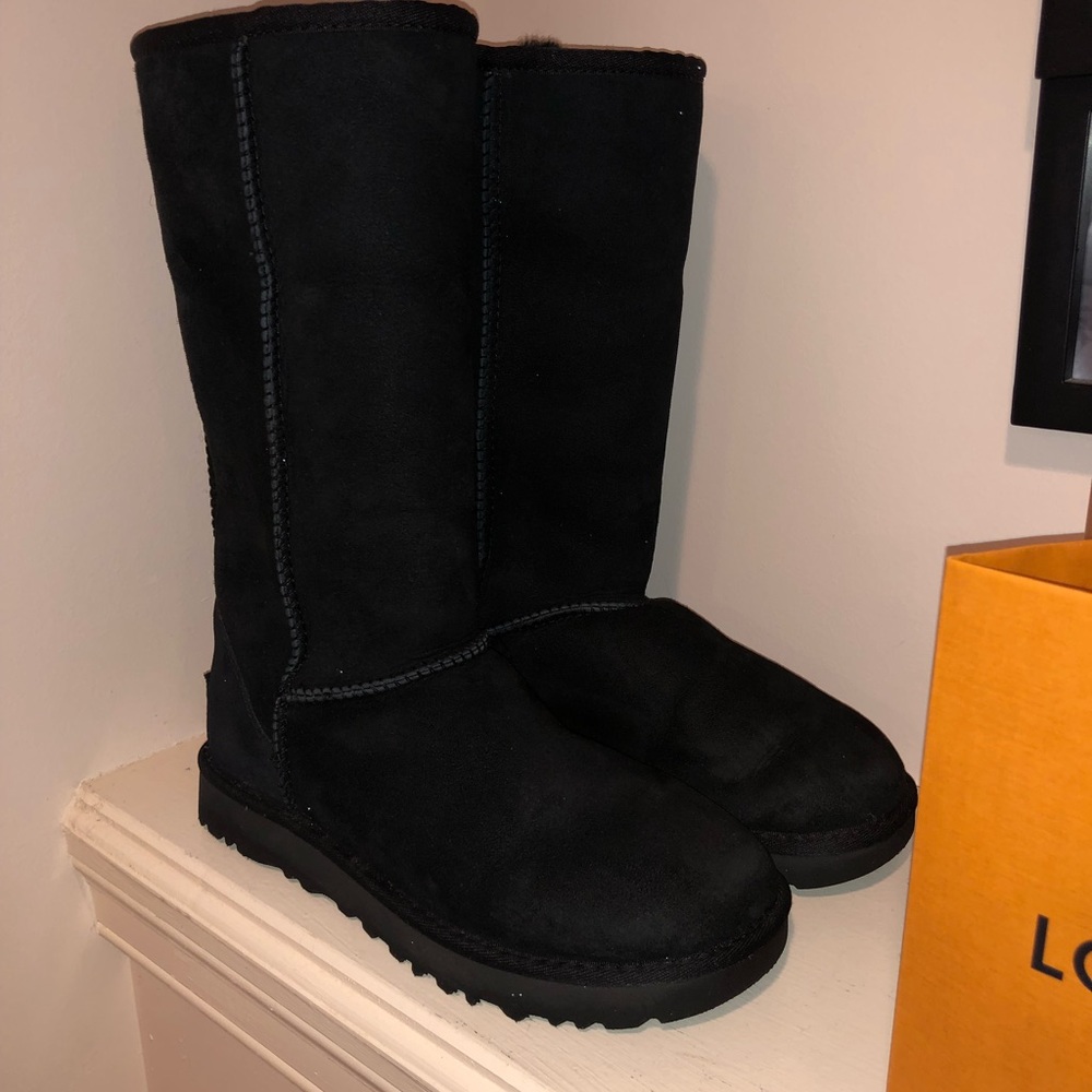 Classic Tall Black Uggs Woman’s Size 6 - Picture 1 of 6